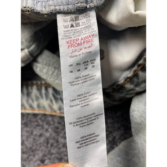 boohooMAN Mens Distressed Light Wash Button Fly Jeans Size 36 Raw Hem Straight - Picture 6 of 12